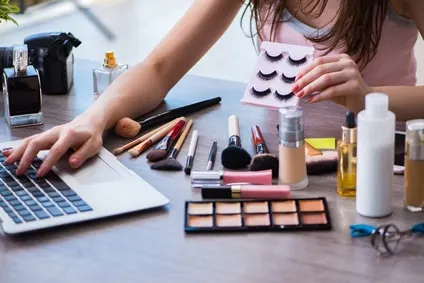 Comment lancer un blog sur la beauté en 6 étapes simples : Définissez votre niche et votre marque de beauté